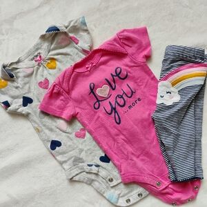 3 Piece Mix & Match Short Sleeve Heart Onesie & Rainbow Pant Set | 3 Months
